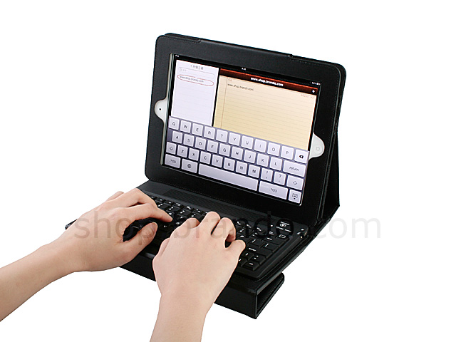 The new iPad (2012) / iPad 2 Case with Bluetooth Keyboard